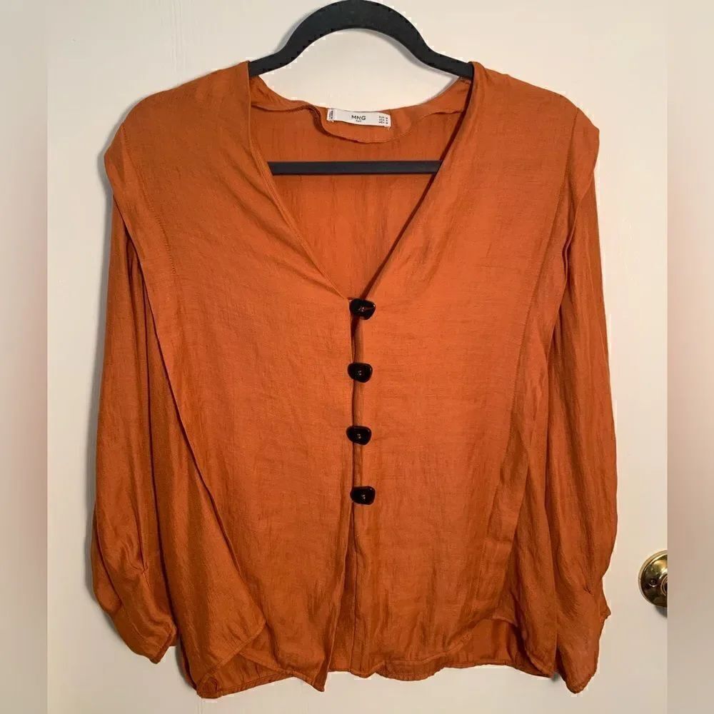 MNG suit EUC orange v-neck button down top Size medium